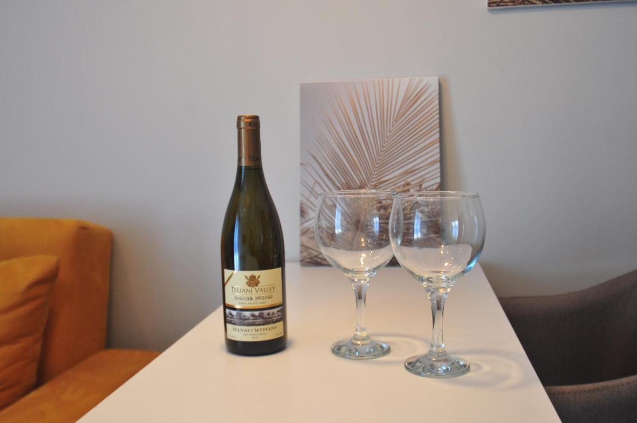 Sea View Apartment Near To The Dancing And Music Fountains Batoemi Buitenkant foto