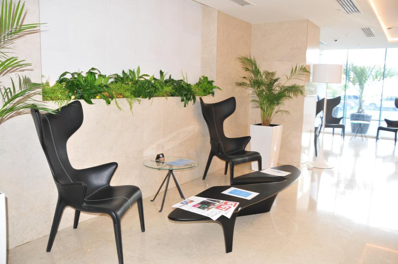 Sea View Apartment Near To The Dancing And Music Fountains Batoemi Buitenkant foto