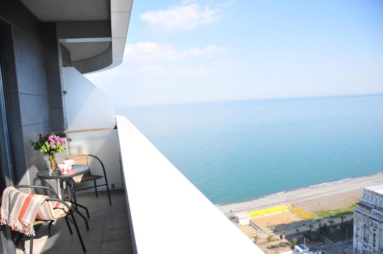 Sea View Apartment Near To The Dancing And Music Fountains Batoemi Buitenkant foto